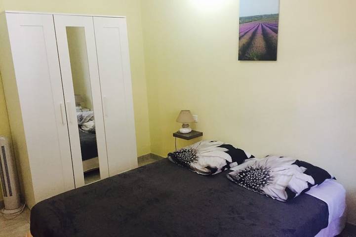 Location de vacances pour 3 personnes, avec jardin et terrasse à Lioux - 2