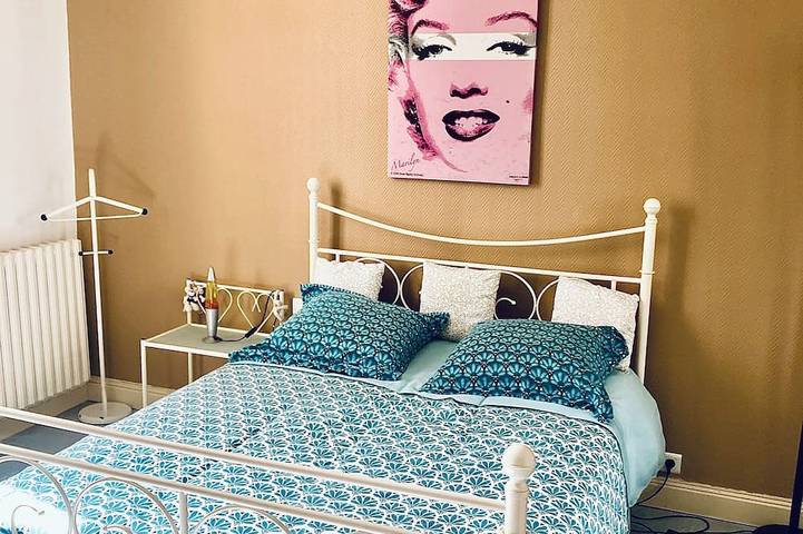 Location de vacances pour 12 personnes, avec terrasse ainsi que jacuzzi et jardin à Lamonzie-Saint-Martin - 4