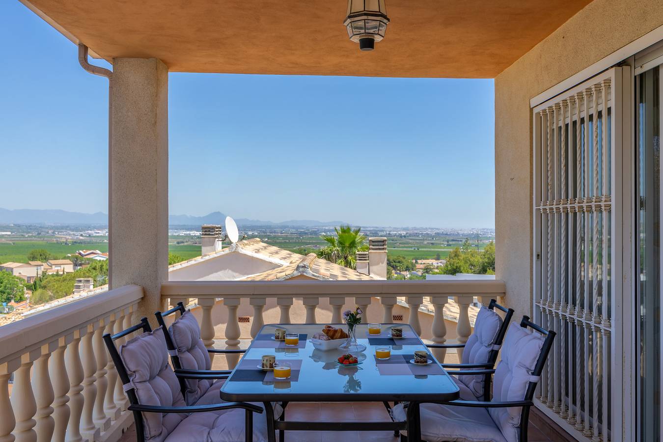 Villa pour 8 personnes avec terrasse in Chiva, Province de Valence