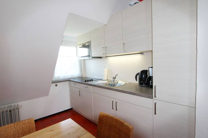 Ganze Wohnung, Gemütlich eingerichtetes Appartement auf zwei Ebenen im Ober- und Dachgeschoss in Nordfriesische Inseln (Schleswig-Holstein) (Schleswig-Holstein), Wenningstedt