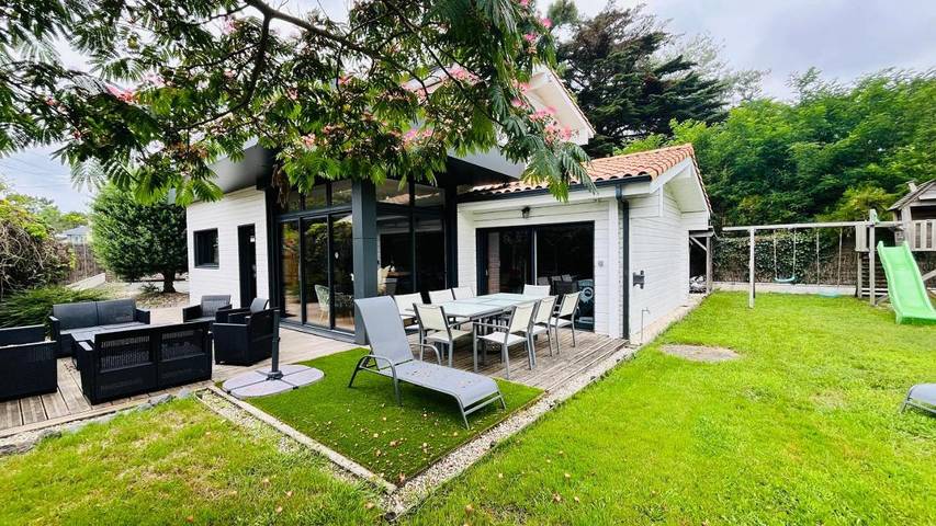 Villa pour 10 personnes, avec Terrasse ainsi que Jardin et Vue à Saint-Jean-de-Monts
