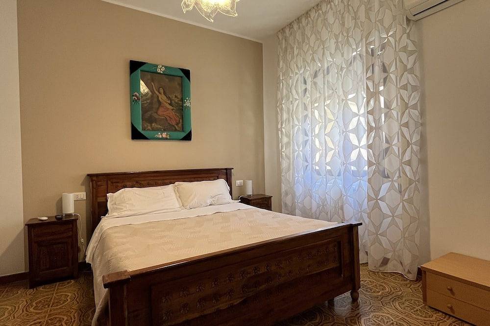 Ganze Wohnung, [The Peach 2] Large flat in downtown in Trapani, Trapani Provinz