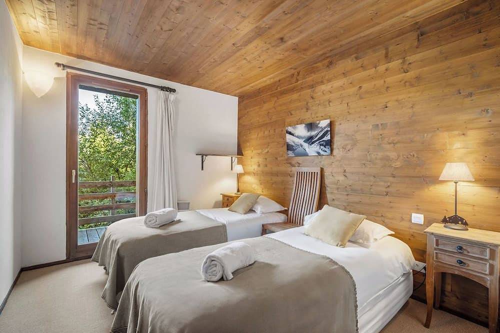 200m ski slopes-Chalet Manora -Courchevel La Tania in La Tania, La Perrière