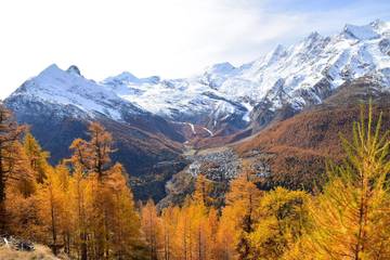 Ferienwohnung für 8 Personen, mit Ausblick und Balkon in Saas-Grund