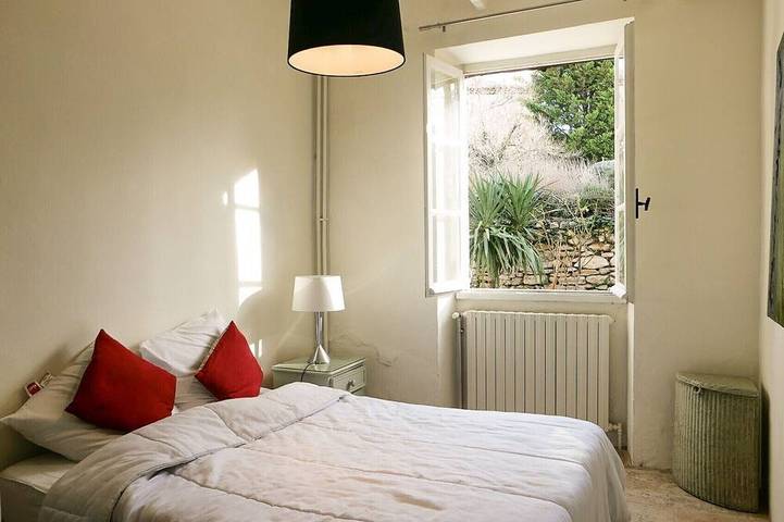 Gîte pour 8 personnes, avec jardin et terrasse à Rousset-les-Vignes - 2