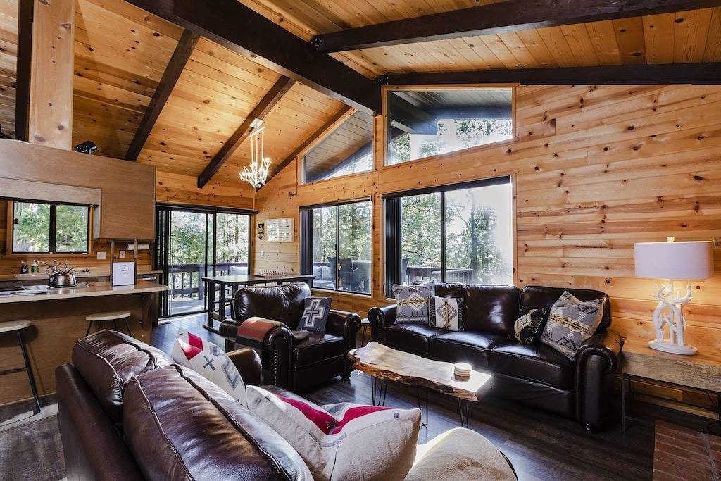 Log Cabin for 4 Guests in Idyllwild, Riverside County