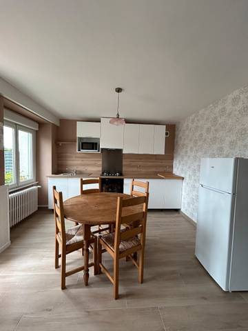 Gîte pour 6 personnes, avec jardin, animaux acceptés à Néant-sur-Yvel