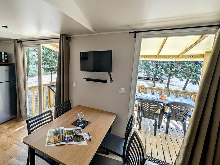 Camping Le Pinada - Mobilheim 4 personen - Premium - 2 Schlafzimmer mit Klimaanlage, Tv und Geschirrspüler - 31m² in Fabrezan, Mittelmeerküste (Frankreich)