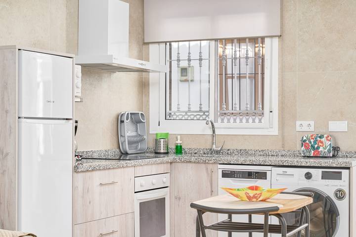 Entire apartment, Apartment 'El Rincón De Dorcica Ruiz' with Wi-Fi and Air Conditioning in Frigiliana Road, Frigiliana