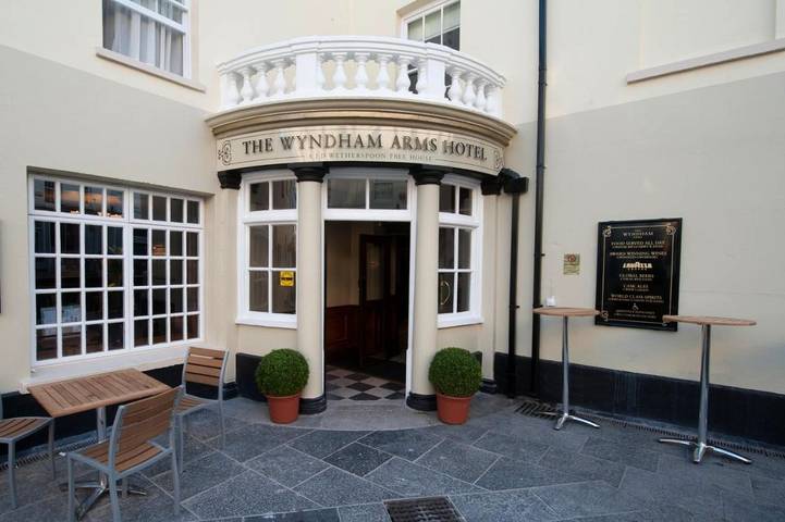 Hotel for 2 people, with Garden in Bridgend