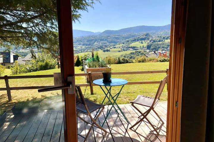Gîte pour 2 personnes, avec terrasse dans Vimines