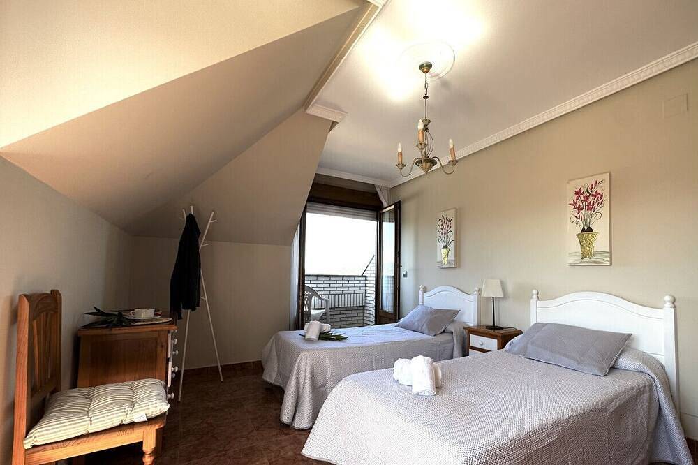 Ganze Wohnung, Apartment close to Ris Beach - Pineda 6606 in Noja, Kantabrische Küste