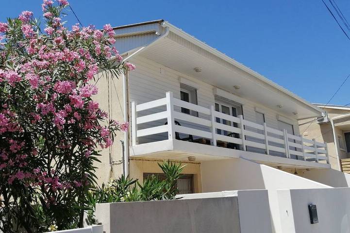 Location de vacances pour 5 personnes, avec Balcon et Jardin dans Plage des Chalets