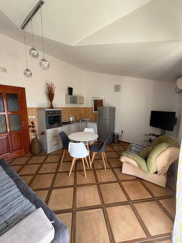 Gîte pour 4 personnes, avec vue et terrasse, animaux acceptés dans Risan
