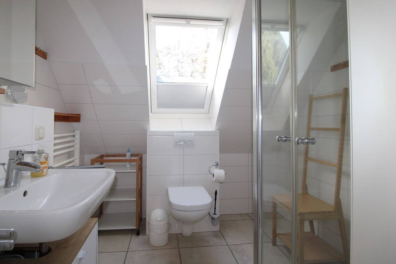 Ganze Wohnung, Eine ruhige und lichtdurchflutete Ferienwohnung im Obergeschoss in Wustrow, Fischland