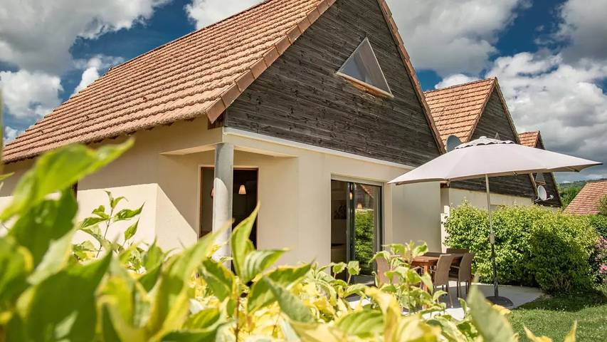 Location de vacances pour 9 personnes, avec piscine et jardin à Lacapelle-Marival - 2