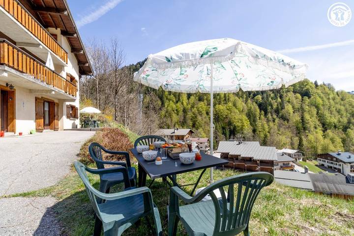 Gîte pour 4 personnes, avec Terrasse à La Giettaz