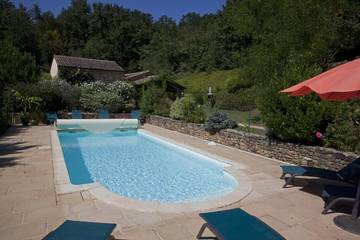 Location de vacances pour 8 personnes, avec vue et terrasse à Marsalès