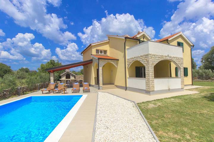 Villa Pletikosa in der Nähe der Krka-Wasserfälle in Dalmatinisches Zagora