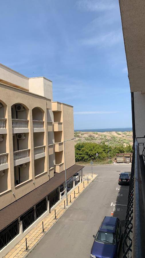 Apartament wakacyjny dla 2 osób, z widok i taras oraz basen w Primorsko