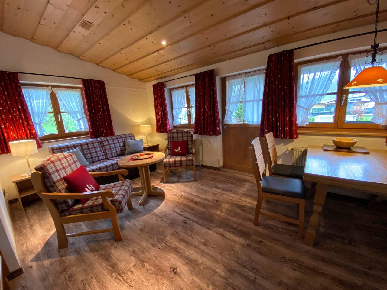 Ganze Ferienwohnung, Apartment/1 Schlafraum/Dusche, Wc, Nr. 8 in Riezlern, Mittelberg