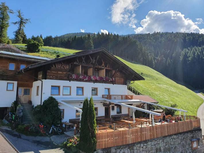 B&B für 4 Personen, mit Terrasse und Ausblick in Schenna