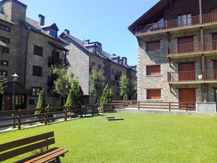 Ferienwohnung für 6 Personen, mit Ausblick und Pool sowie Garten - 1