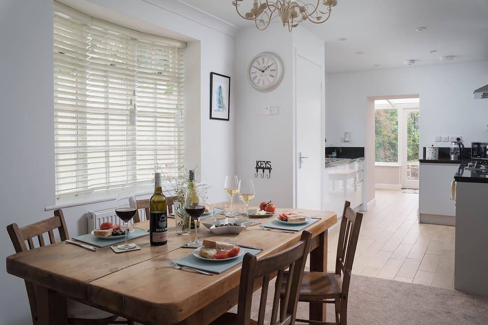 Rotterdam House - historic House in Chapel Street with sea views, dog friendly in Penzance, Cornwall