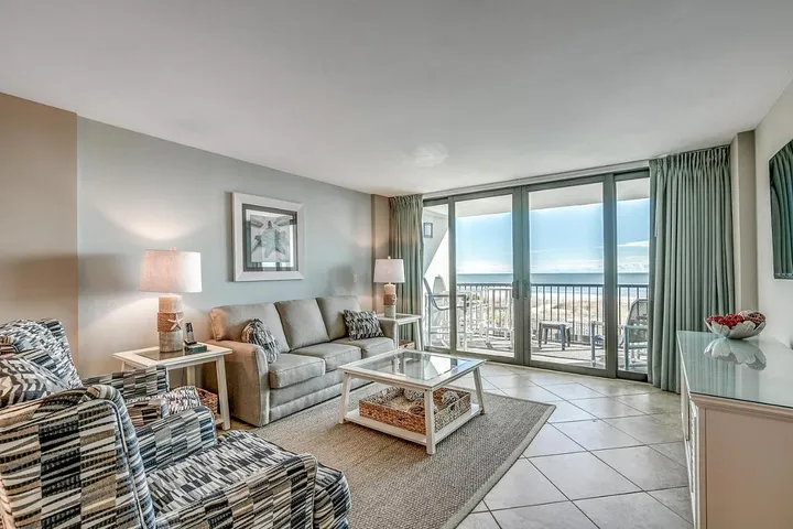 Vacation house for 10 people, with pool and balcony - 1