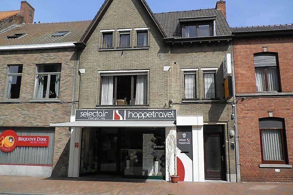 Ganze Wohnung, Poperinge by Interhome in Poperinge, Westflandern