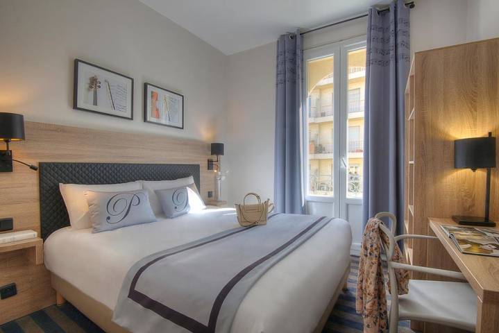 Hôtel pour 3 personnes, avec vue dans Gare de Nice ville