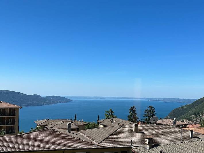 Ferienwohnung mit Meerblick für 6 Personen, mit Balkon am Gardasee