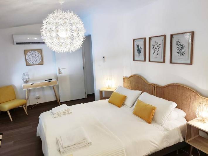 Location de vacances pour 2 personnes, avec vue et piscine ainsi que jardin et terrasse à Puget-Ville - 4