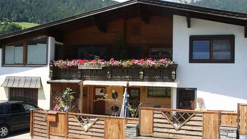 Vakantiewoning voor 7 personen, with sauna and terras as well as tuin in Itter