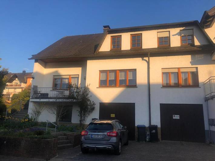 Ferienwohnung für 3 Personen, mit Balkon und Terrasse sowie Garten und Ausblick in Nittel