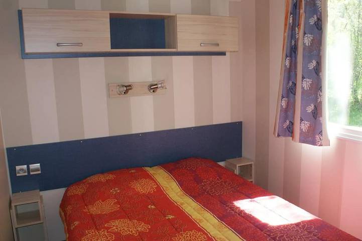 Gemütliches Mobilheim für 4 Personen mit Gartenmöbeln in Guillestre in Guillestre, Nationalpark Écrins