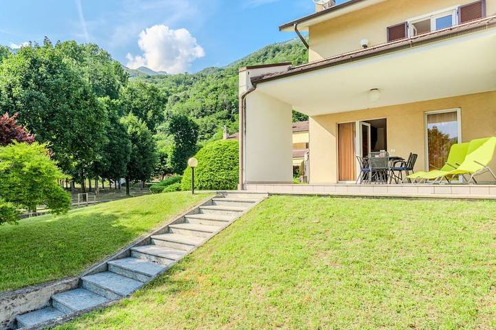 Ferienhaus für 6 Personen, mit Balkon und Garten