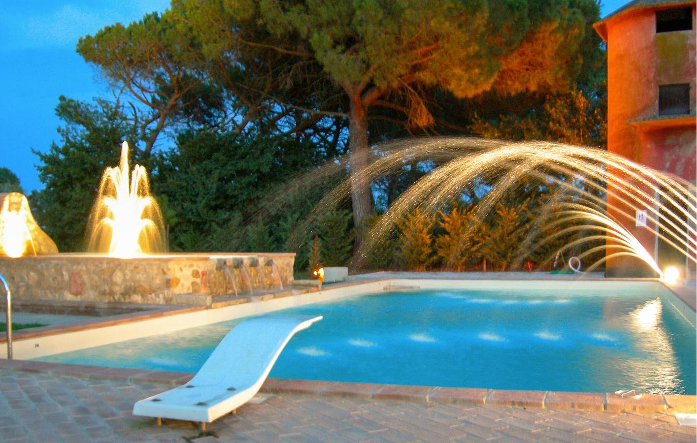 Ganze Ferienwohnung, Ferienhaus am See mit Pool, WLAN und Parkplatz – Trasimenischer See 100 m in Castiglione del Lago, Lago Trasimeno