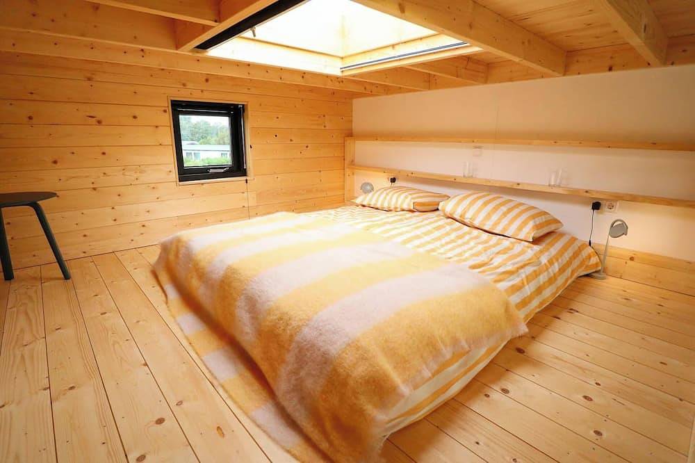Tiny House with 2 bedrooms and terrace in IJssel