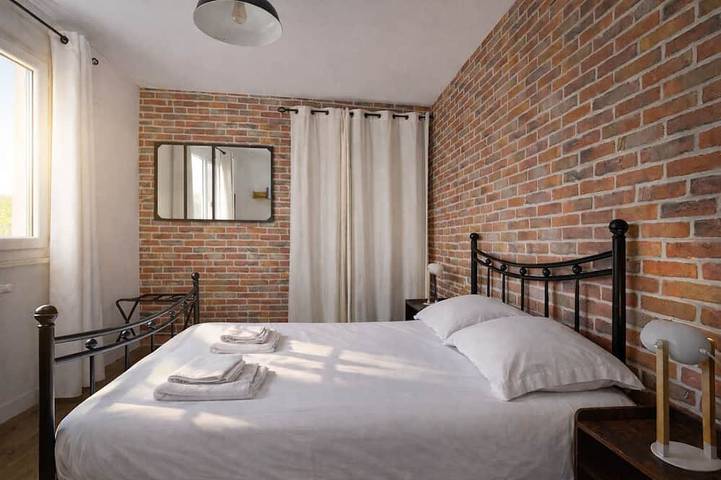 Belle maison 12 pers, 6 ch, avec jardin - Accès rapide Paris/stade de France ! in Saint-Denis, Seine-Saint-Denis