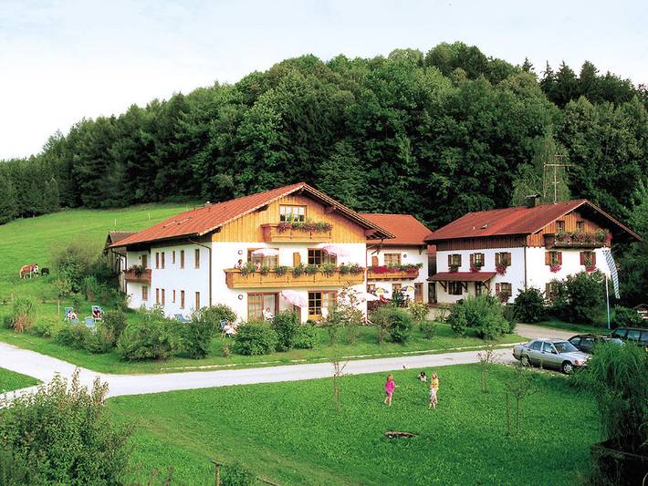 Ferienwohnung für 4 Personen, mit Balkon/Terrasse und Terrasse in Bad Birnbach - 3
