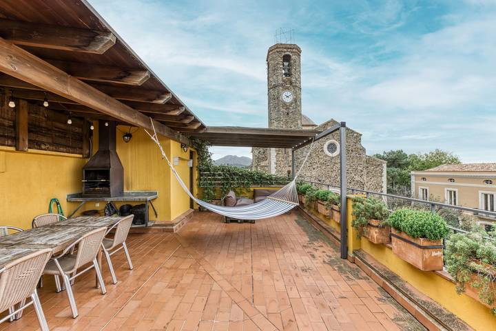 Casa de vacaciones para 10 personas, con balcón, Se admiten mascotas en Garriguella