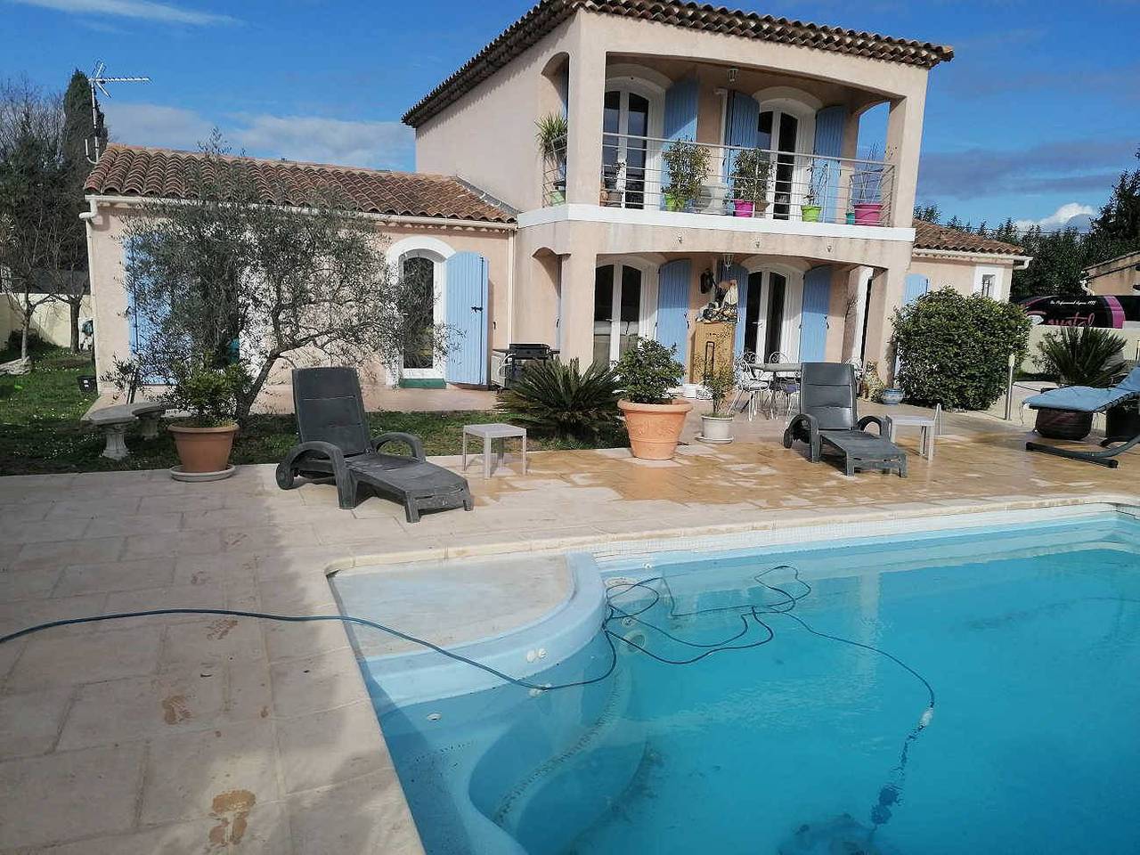 Comfortable air-conditioned villa near Salon-de-Provence, dog allowed (1). in Salon-de-Provence, Region de Aix-en-Provence