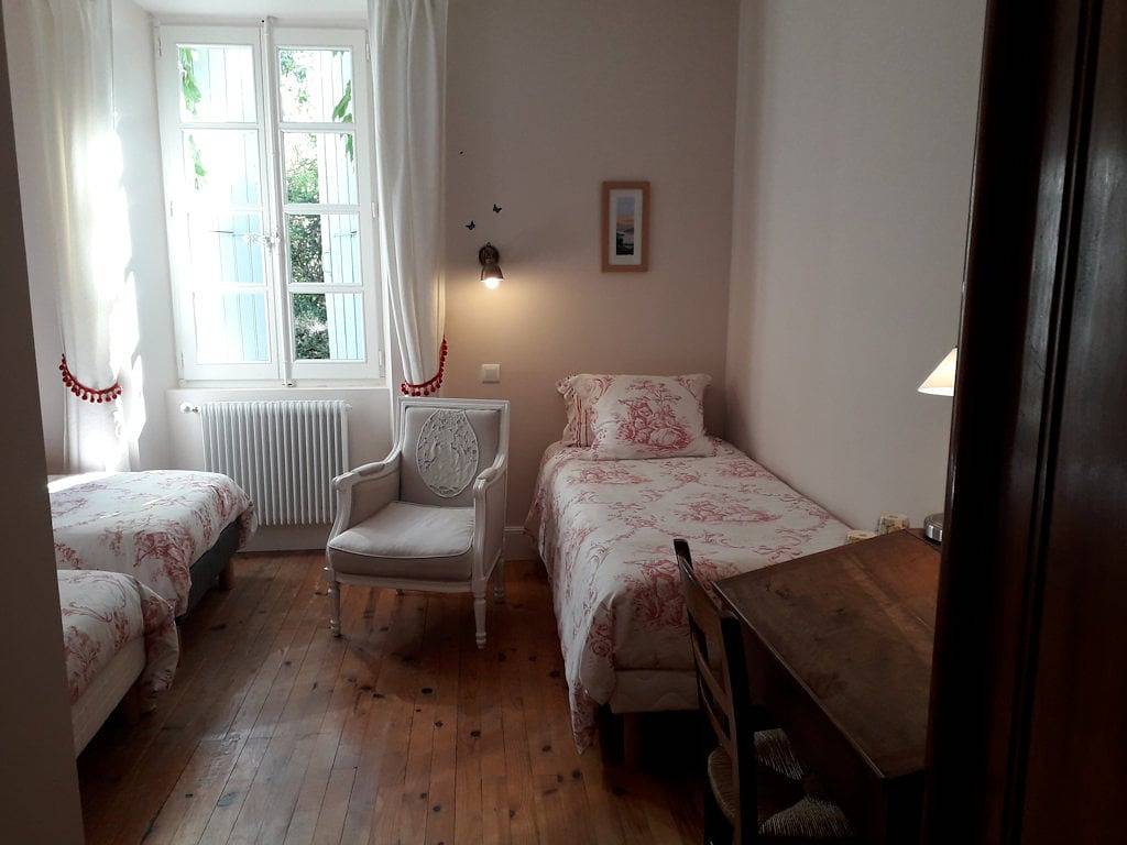 Chambres d'hôtes "Les Péris" - Chambre 2 in Châteaudouble (Drôme), Région de Valence