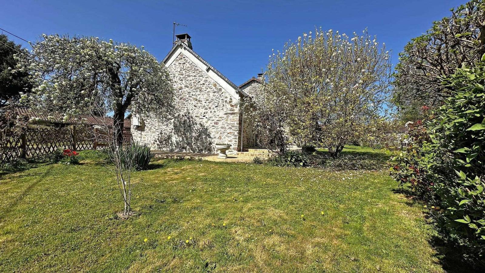 Fayollas in Bussière-Galant, Parc naturel régional Périgord-Limousin