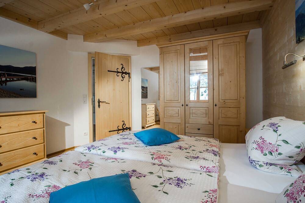 Entire apartment, Apartment 2 - Ground floor - Apartment Tegernsee, Family Schneider, Kreuth in Kreuth, Bavarian Alps