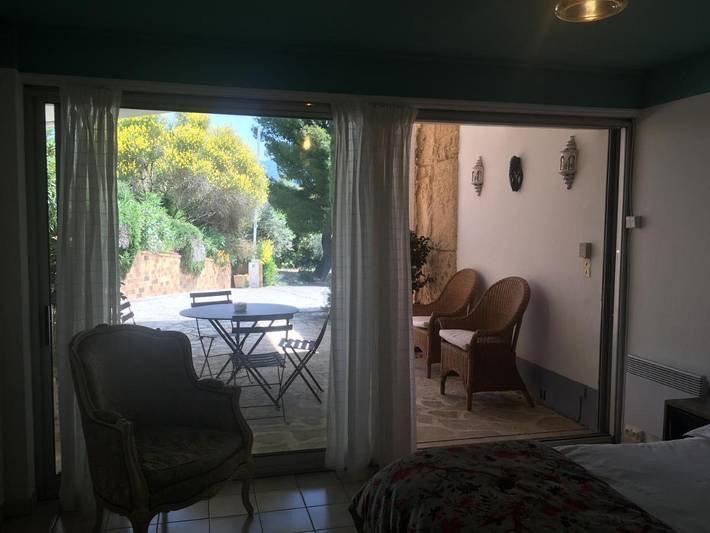 Chambre d’hôte pour 2 personnes, avec terrasse et vue ainsi que piscine et jardin à Nyons - 4