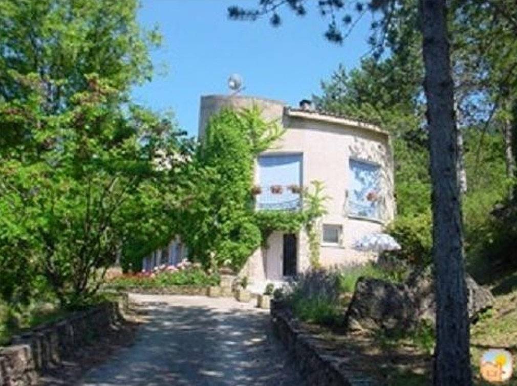 Gîte Domaine des Rochers in Saint-Étienne-de-Gourgas, Région de Lodève