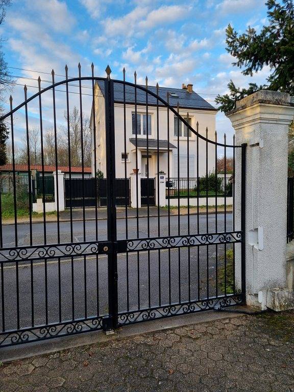 Maison bord de Loire in Saint-Jean-de-Braye, Vallée de la Loire