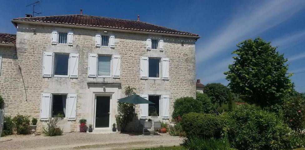 Location de vacances pour 5 personnes, avec terrasse, adapté aux familles à Saint-Yrieix-sur-Charente - 4